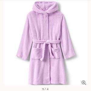 Lands’ End lilac robe, child size 10
